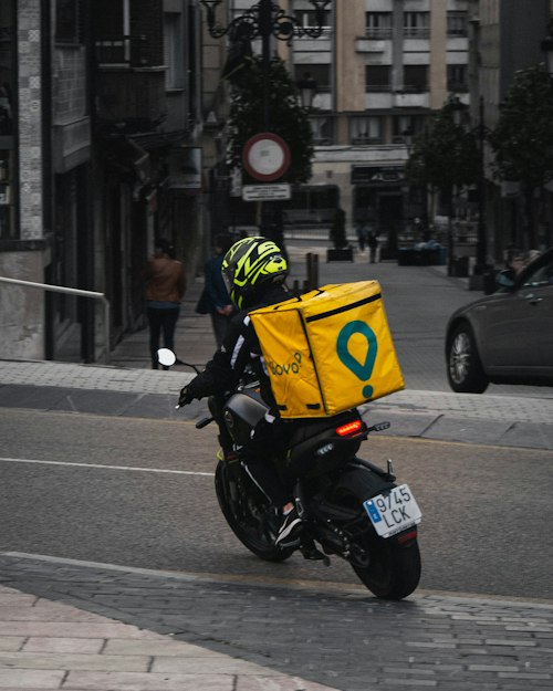 Delivery rider